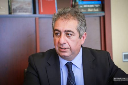 Qubad İbadoğlu: “Ölkədə hər gün 138 nəfər iş yerini itirir”