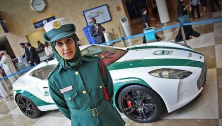 Dünyanın ən sürətli və bahalı maşınlarını Dubay polisi sürür -