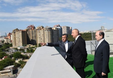 Prezident Nərimanov Rayon Məhkəməsinin yeni binasının açılışında iştirak edib - 