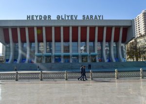 Heydər Əliyev Sarayının önündə özbaşınalıq: 