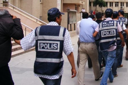 İstanbulda polis əməliyyat keçirdi - 