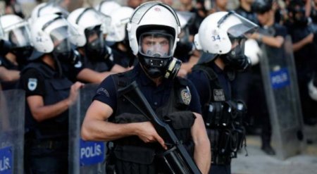 Nazir: "Son 4 ildə Türkiyədə 33 minə yaxın polis işdən çıxarılıb"