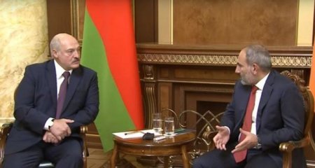Lukaşenko Yerevanda İlham və Heydər Əliyevlərdən danışıb