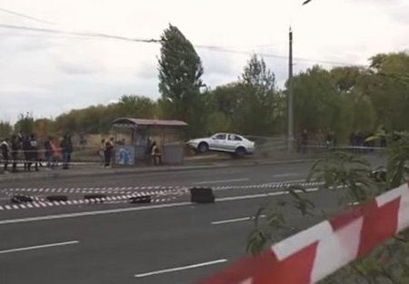 Ukraynada yarış avtomobili tamaşaçı kütləsinə girdi – 