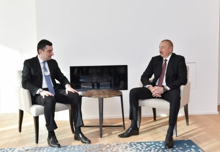 Prezident İlham Əliyevin Davosda Gürcüstanın Baş Naziri ilə görüşü olub