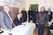 Əhəd Abıyev Qabaqtəpə kənd sakinləri ilə görüşüb Əhəd Abıyev Qabaqtəpə kənd sakinləri ilə görüşüb