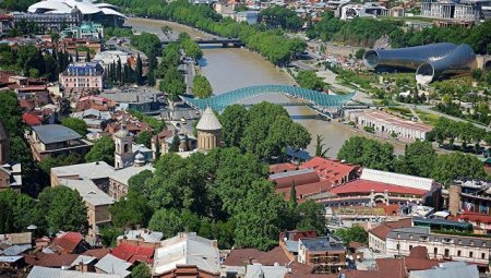 Tiflis Ukraynadakı səfirini geri çağırdı