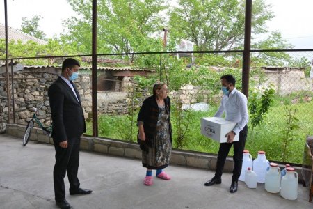 Tərtərdə ehtiyacı olan ailələrə ərzaq yardımları paylanması davam etdirilir