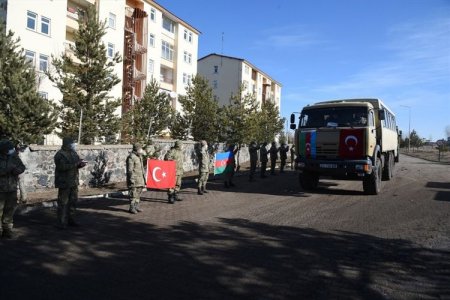 Türkiyədə təlimdə olan hərbçilərimiz Azərbaycana qayıdıb