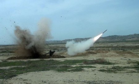 Zenit-raket bölmələrinin döyüş atışlı taktiki təlimləri keçirilir -