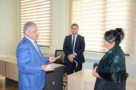 Rayon rəhbəri vətəndaşları qəbul edib