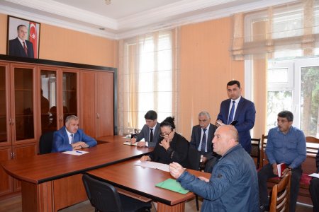 Rayon rəhbəri vətəndaşları qəbul edib