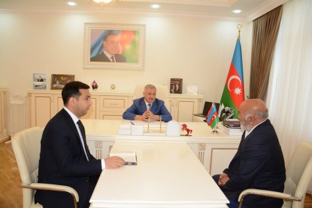 Rayon rəhbəri vətəndaşları qəbul edib