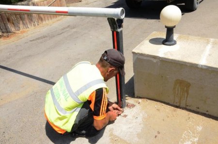 Xəzərin sahilindəki qanunsuz hasar və tikililər sökülür - 