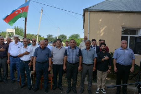 İcra başçısı şəhidin ad günündə abidə kompleksinin açılışında iştirak etdi 