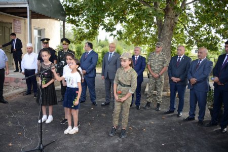 İcra başçısı şəhidin ad günündə abidə kompleksinin açılışında iştirak etdi 