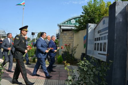 İcra başçısı şəhidin ad günündə abidə kompleksinin açılışında iştirak etdi 