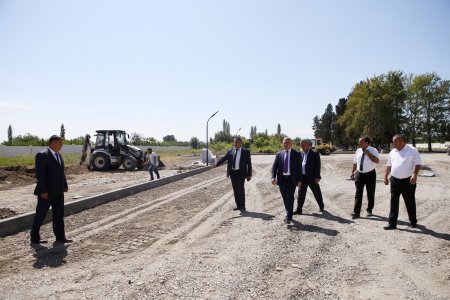 İcra başçısı Xoruzlu kəndində məktəb tikintisi ilə tanış oldu 