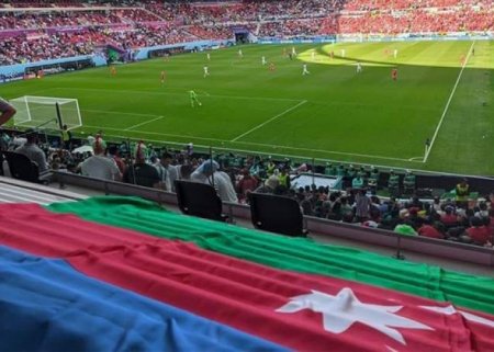 Uels-İran matçında Azərbaycan bayrağı - 