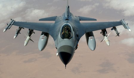 Zelenski: F-16 qırıcılarının gəlişi yaxınlaşır