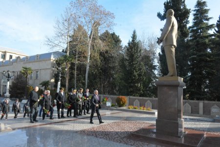 Tərtərdə Ümummilli Liderin əziz xatirəsi dərin ehtiramla yad edilib