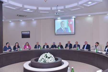 Qaradağ rayonunda Ulu Öndərə həsr edilmiş dəyirmi masa keçirilib 