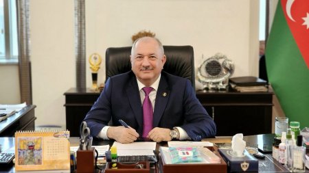 Əziz Əzizov məni təhqir edir, hədələyir -