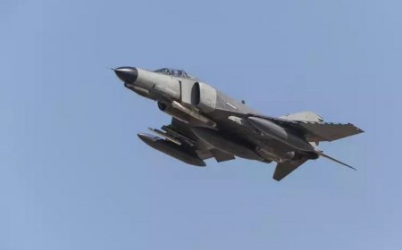 KİV: Məşhəd səması üzərində qırıcı təyyarələr havaya qaldırılıb