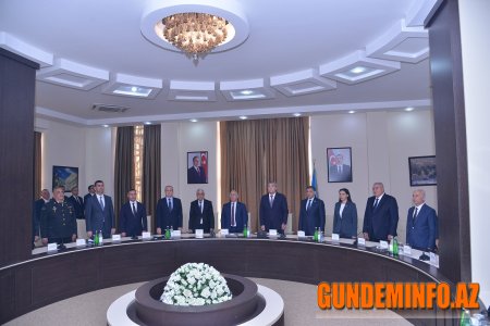 Dövlət Suverenliyi Gününə həsr olunmuş dəyirmi masa keçirildi