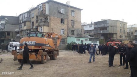 Gəncədə yaşayış binasında partlayış olub, ölən və yaralananlar var 