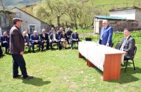 Əhəd Abıyev Alunitdağ qəsəbəsində sakinlərlə görüşüb - Əhəd Abıyev Alunitdağ qəsəbəsində sakinlərlə görüşüb -