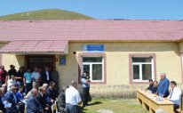Əhəd Abıyev PA-nın məsul işçisi Arif Novruzovla birgə avqustun 15-də Təzəkənd kəndində sakinlərin növbəti səyyar qəbulunu keçirib Əhəd Abıyev PA-nın məsul işçisi Arif Novruzovla birgə avqustun 15-də Təzəkənd kəndində sakinlərin növbəti səyyar qəbulunu keçirib