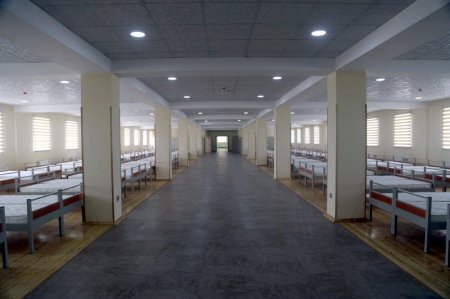 Müdafiə naziri cəbhəboyu zonada tikintisi davam edən bir neçə hərbi hissədə olub - 