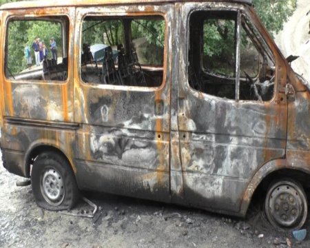 Astarada iki avtobusu yandıran şəxs saxlanılıb (FOTO)