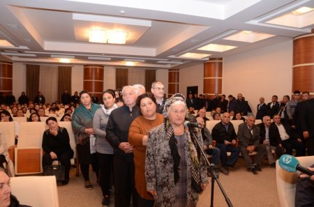 Eldar Əzizov və Süleyman Mikayılov sakinləri ayaq üstə dinlədi - 