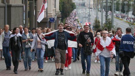 Belarusda etirazlar zamanı 300 nəfər saxlanılıb -