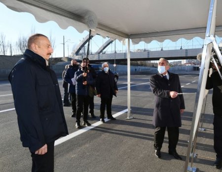 Prezident Bakı-Quba-Rusiya dövlət sərhədi yolunun yenidən qurulmuş hissəsində görülən işlərlə tanış olub