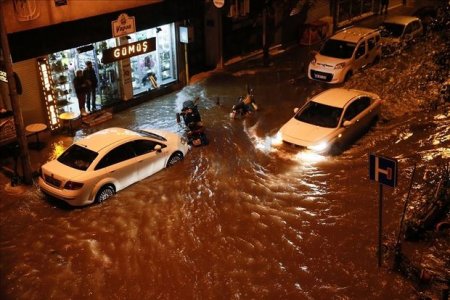 Türkiyənin turizm şəhəri sel fəlakəti ilə üz-üzə