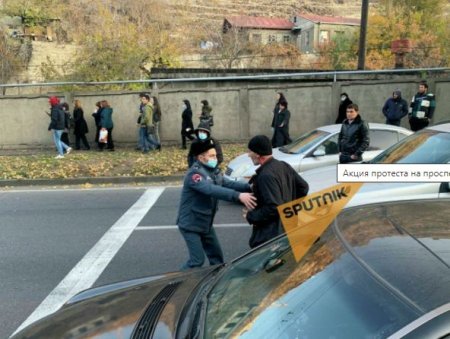 Ermənistan qarışır: İrəvanda kütləvi aksiyalar başladı -