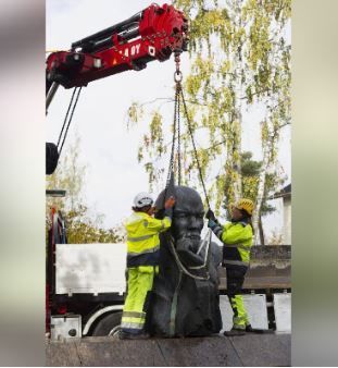 Finlandiyada Leninin sonuncu abidəsi sökülüb — 