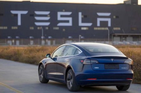 “Tesla” 321 min elektromobilini geri çağırır