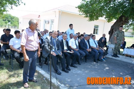 İcra başçısı Düyərli kəndində vətəndaşları qəbul etdi 