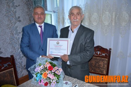 İcra başçısı 75 yaşlı şəhid atasını ad günündə ziyarət etdi 