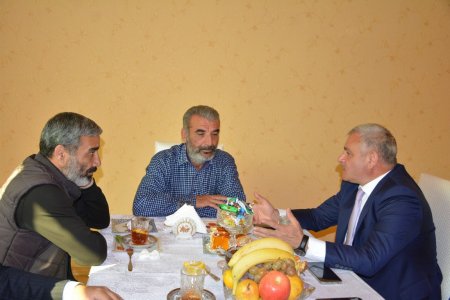 İcra başçısı şəhid Elşad Abbaszadənin atası Raquf Abbasovu 55 illik yubileyi münasibəti ilə təbrik edib