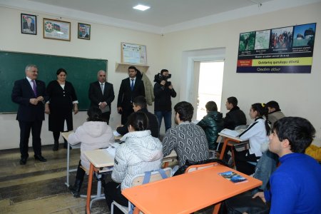 İcra başçısı Seydimli kənd tam orta məktəbində mövcud şəraitlə tanış olub