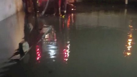 Qobustanda güclü yağış nəticəsində evi su basdı - 
