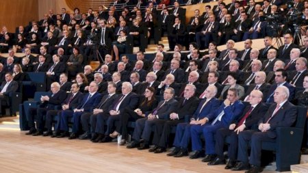 YAP-ın namizədlər siyahısı İlham Əliyevə təqdim edildi