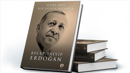 Ərdoğan Paşinyana kitabını hədiyyə etdi