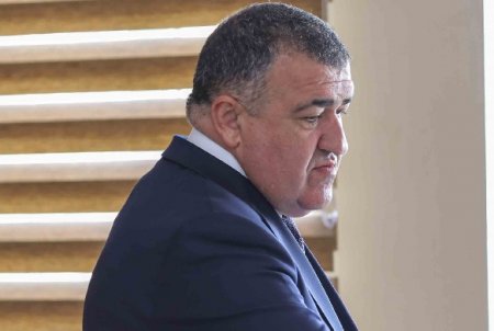 Xətai rayonunda Sarayeva küçəsində park necə kafeye çevrildi?- Xətai rayonunda Sarayeva küçəsində park necə kafeye çevrildi?-