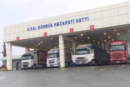 Bir qrup adam ölkəyə gizli yolla mal gətirir -  